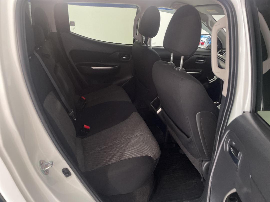 Photo '20' of Mitsubishi Triton