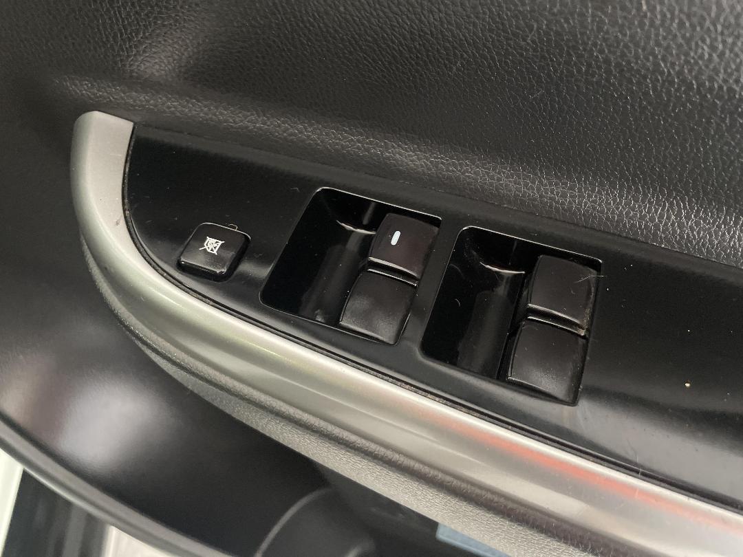 Photo '24' of Mitsubishi Triton