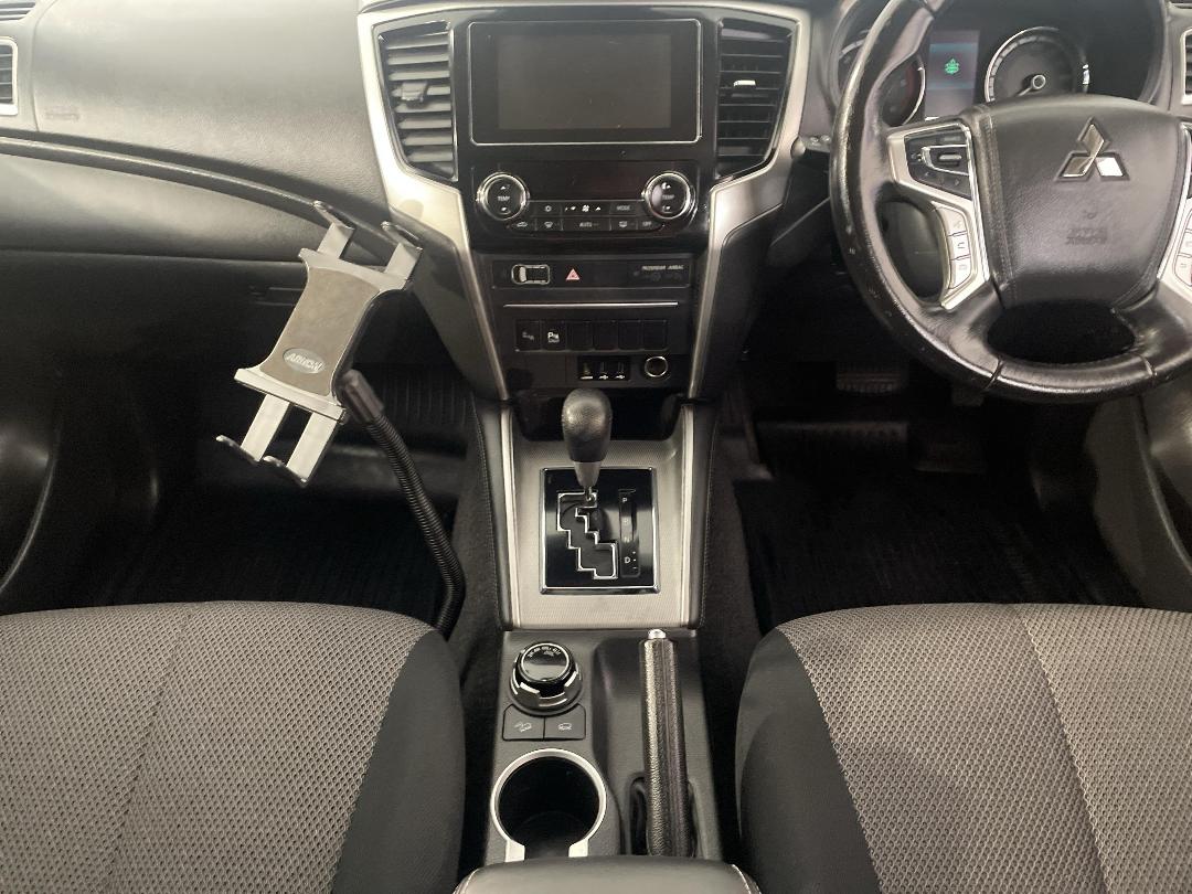 Photo '18' of Mitsubishi Triton