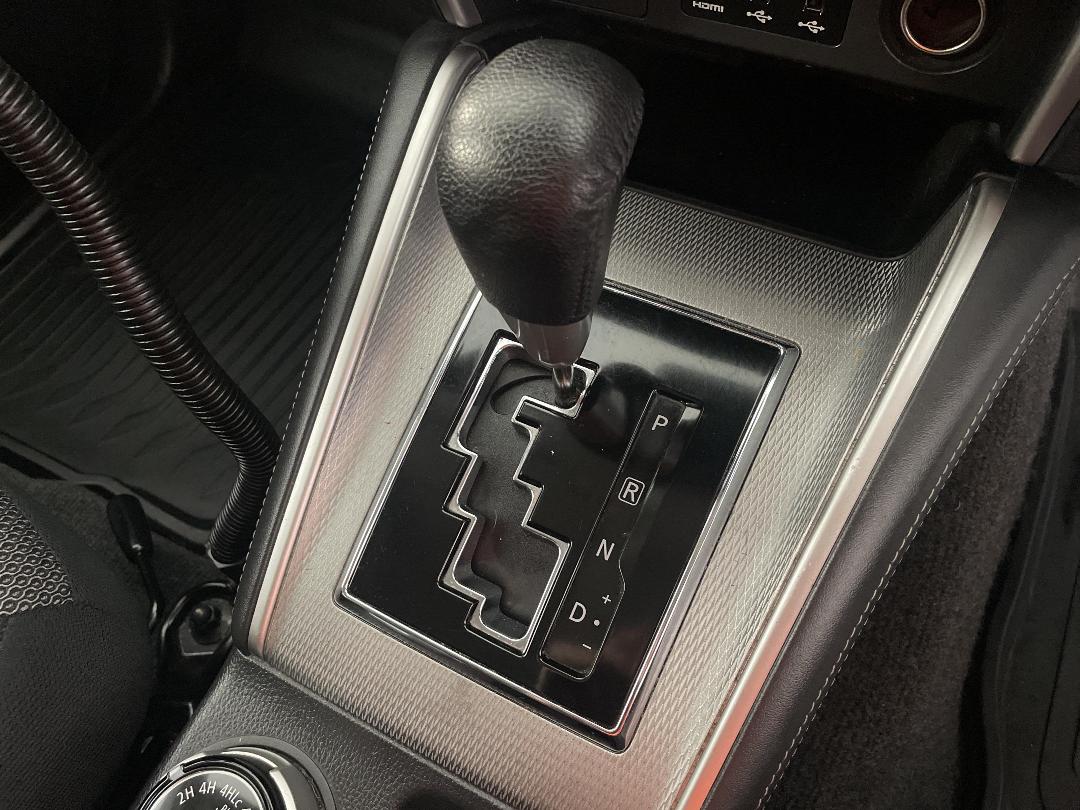 Photo '32' of Mitsubishi Triton