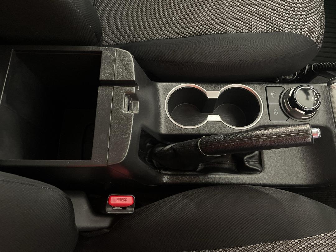 Photo '33' of Mitsubishi Triton