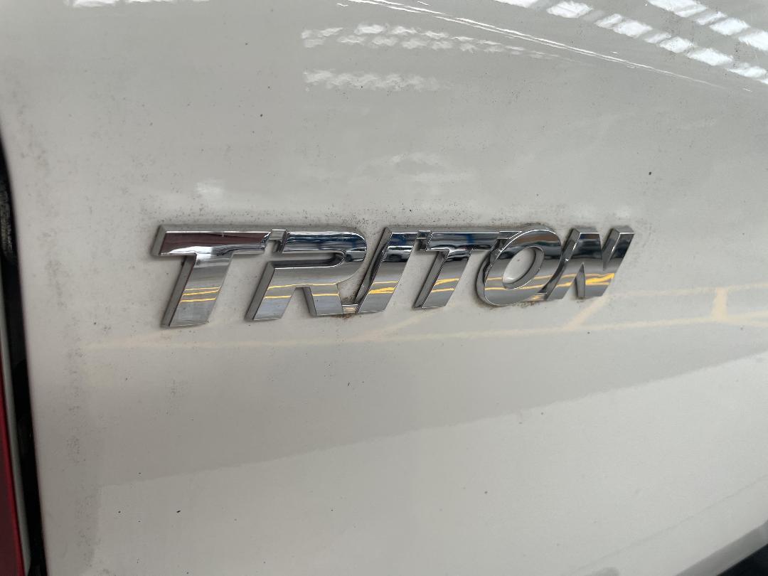 Photo '36' of Mitsubishi Triton