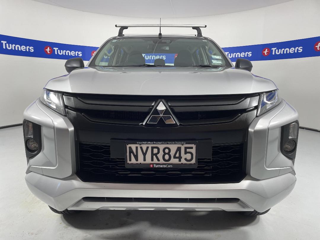 Photo '2' of Mitsubishi Triton