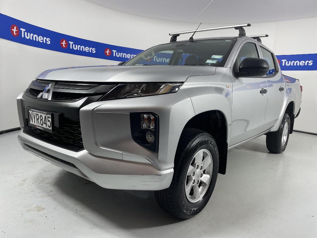 Photo '4' of Mitsubishi Triton