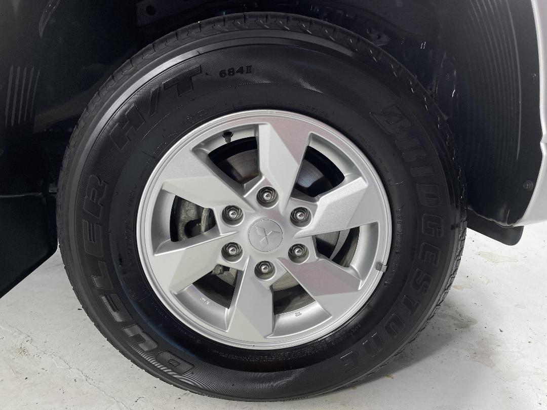 Photo '9' of Mitsubishi Triton