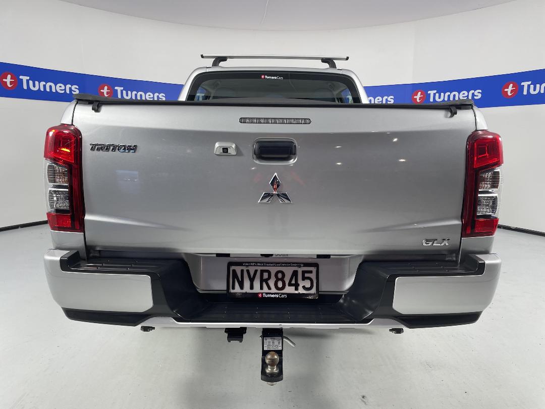 Photo '6' of Mitsubishi Triton