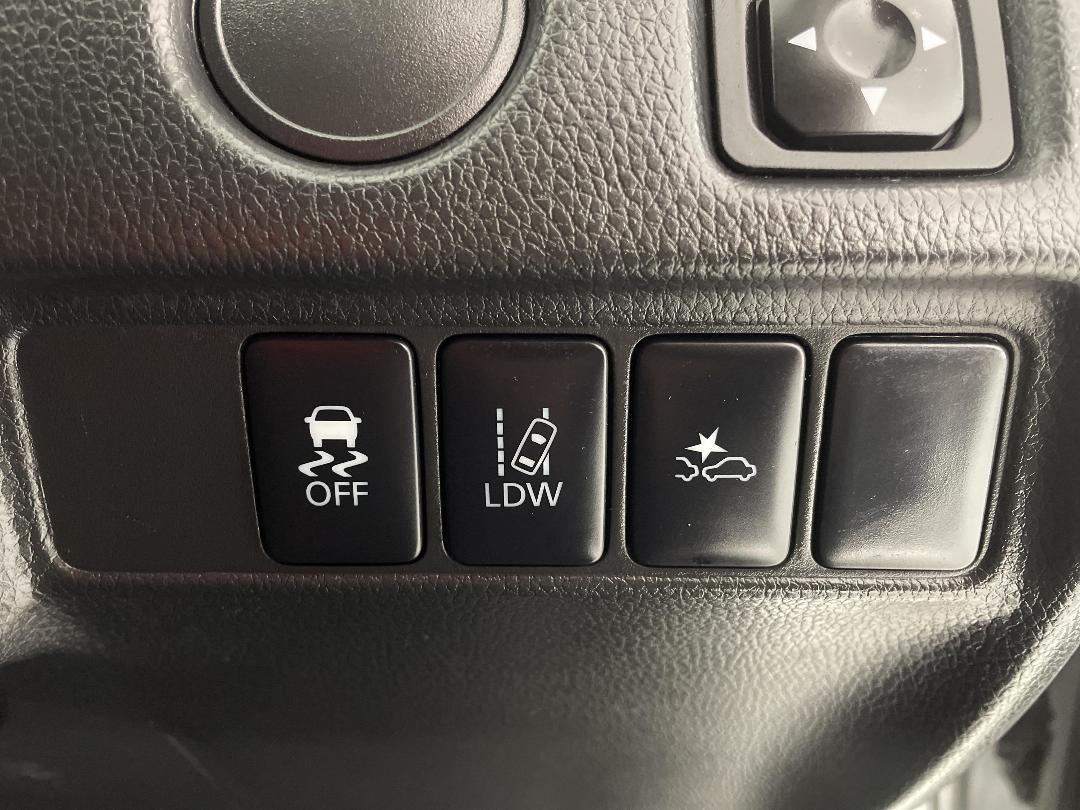 Photo '23' of Mitsubishi Triton