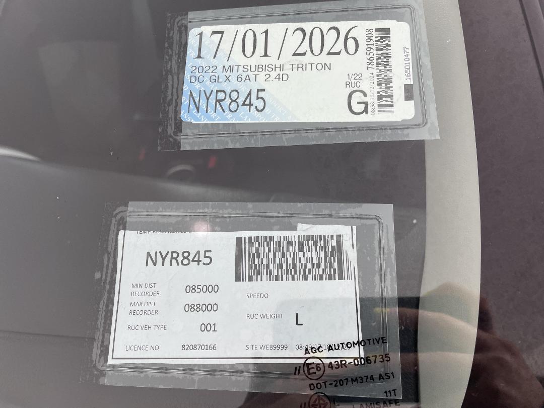 Photo '29' of Mitsubishi Triton