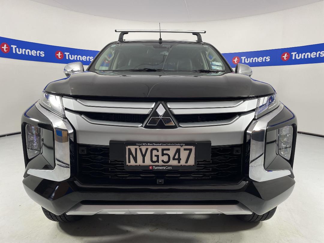 Photo '2' of Mitsubishi Triton