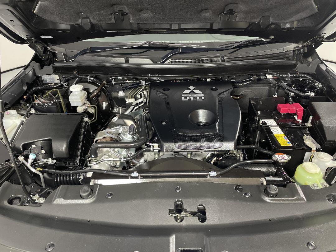 Photo '13' of Mitsubishi Triton