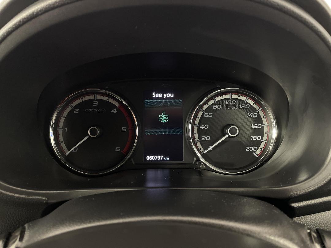 Photo '21' of Mitsubishi Triton