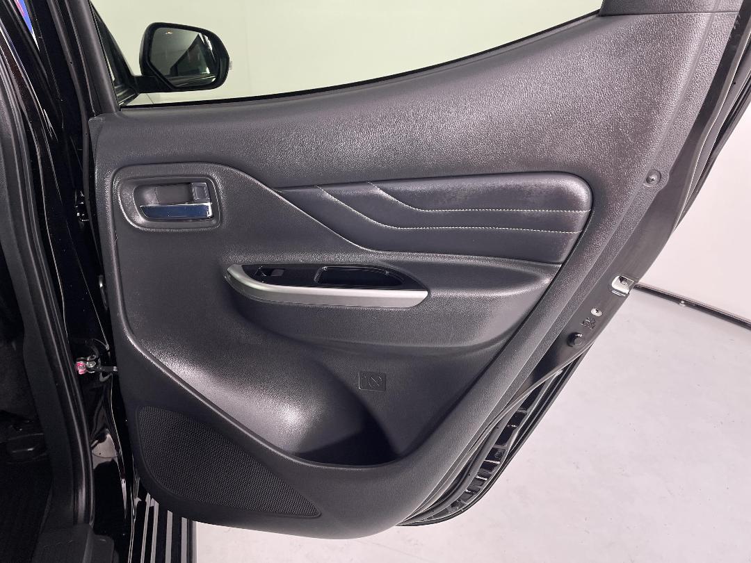 Photo '19' of Mitsubishi Triton