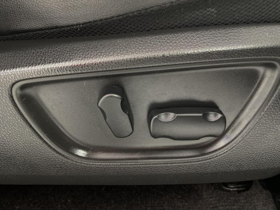 Photo '24' of Mitsubishi Triton