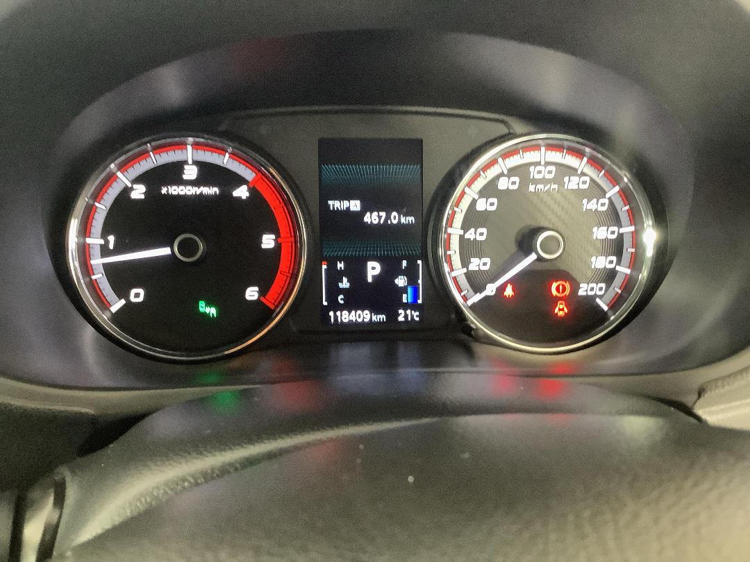 Photo '21' of Mitsubishi Triton