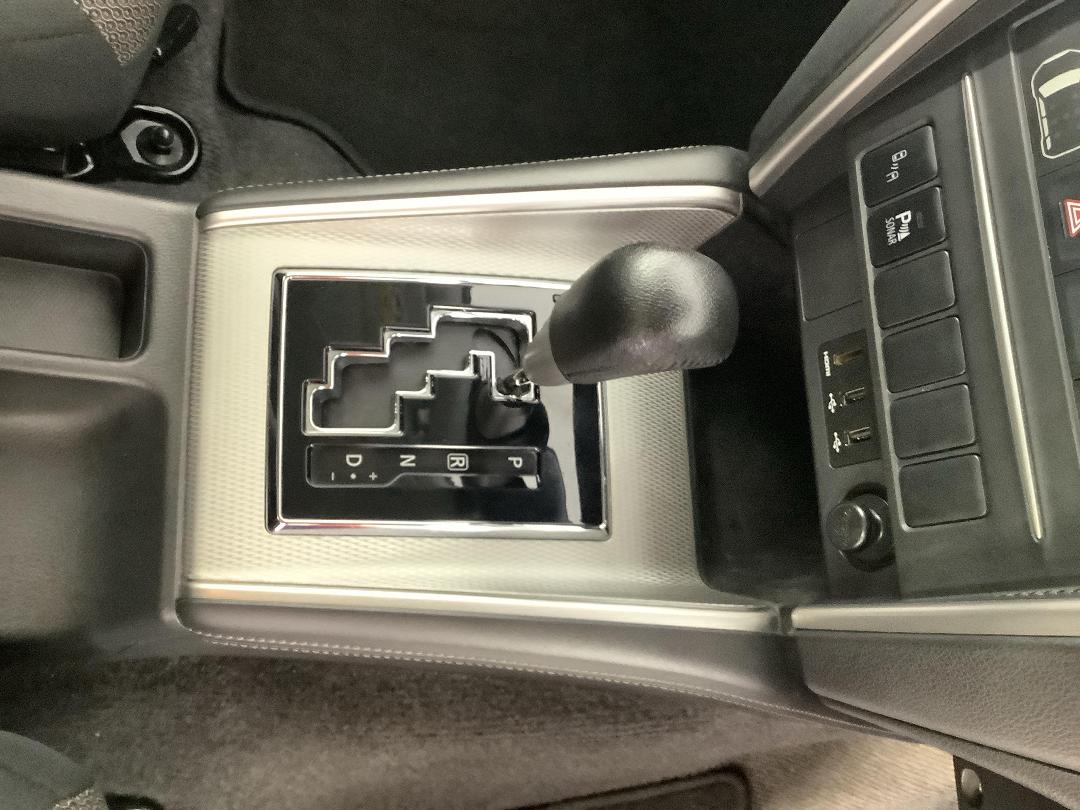 Photo '18' of Mitsubishi Triton