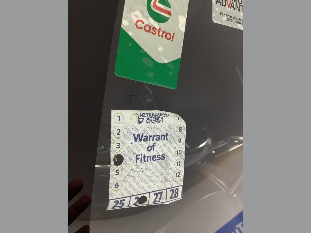 Photo '23' of Mitsubishi Triton