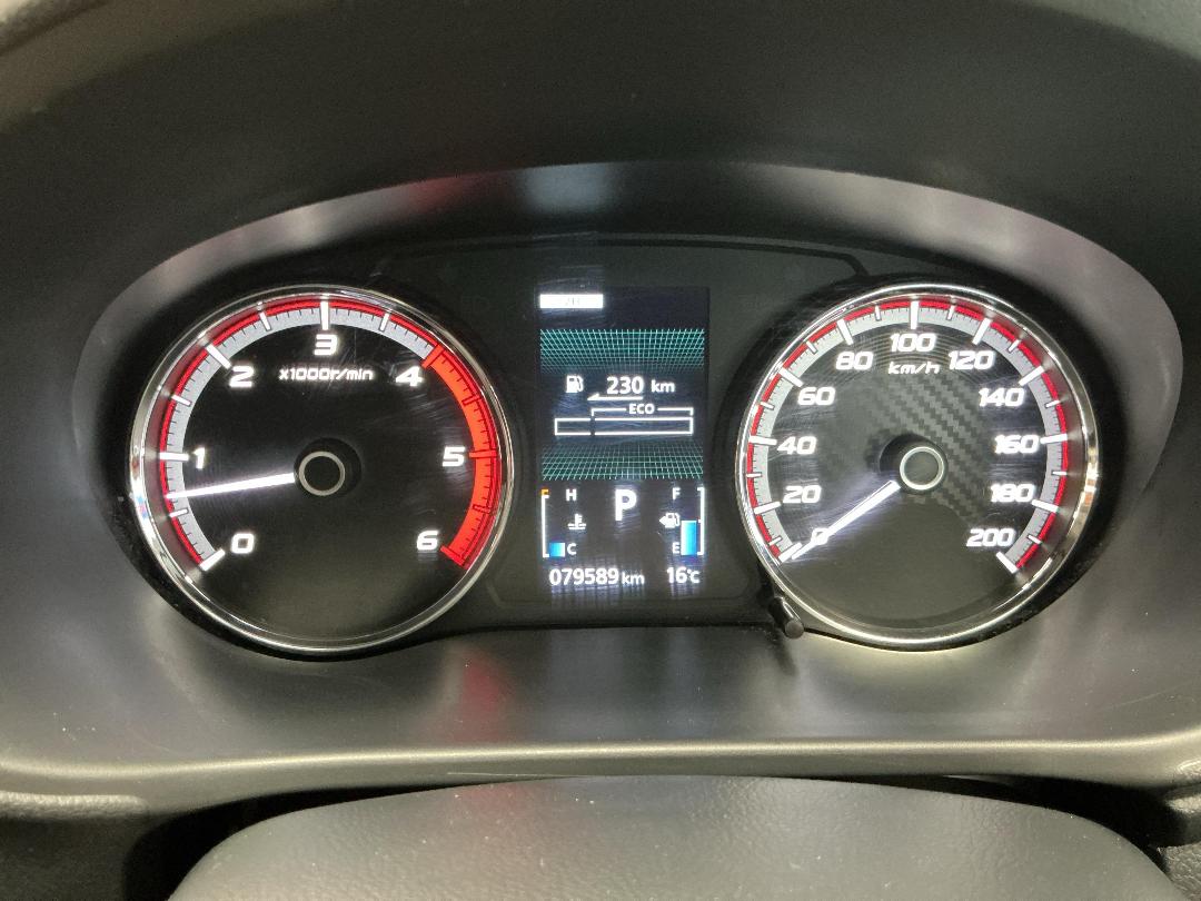 Photo '21' of Mitsubishi Triton