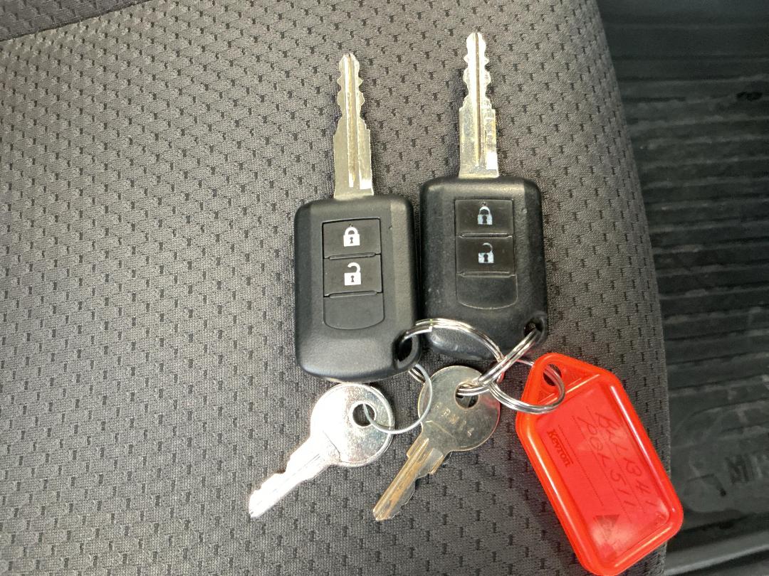 Photo '22' of Mitsubishi Triton