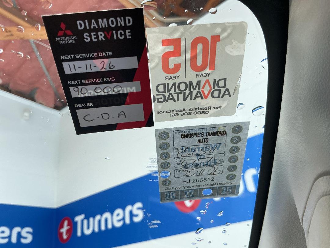 Photo '27' of Mitsubishi Triton