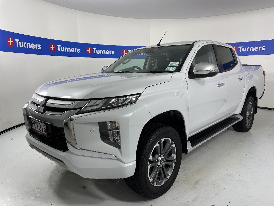 Photo '4' of Mitsubishi Triton