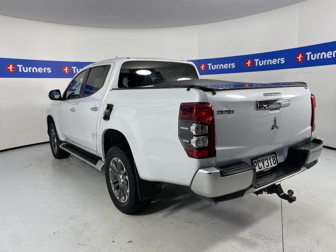 Photo '5' of Mitsubishi Triton