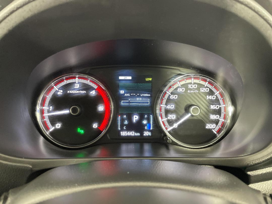 Photo '21' of Mitsubishi Triton