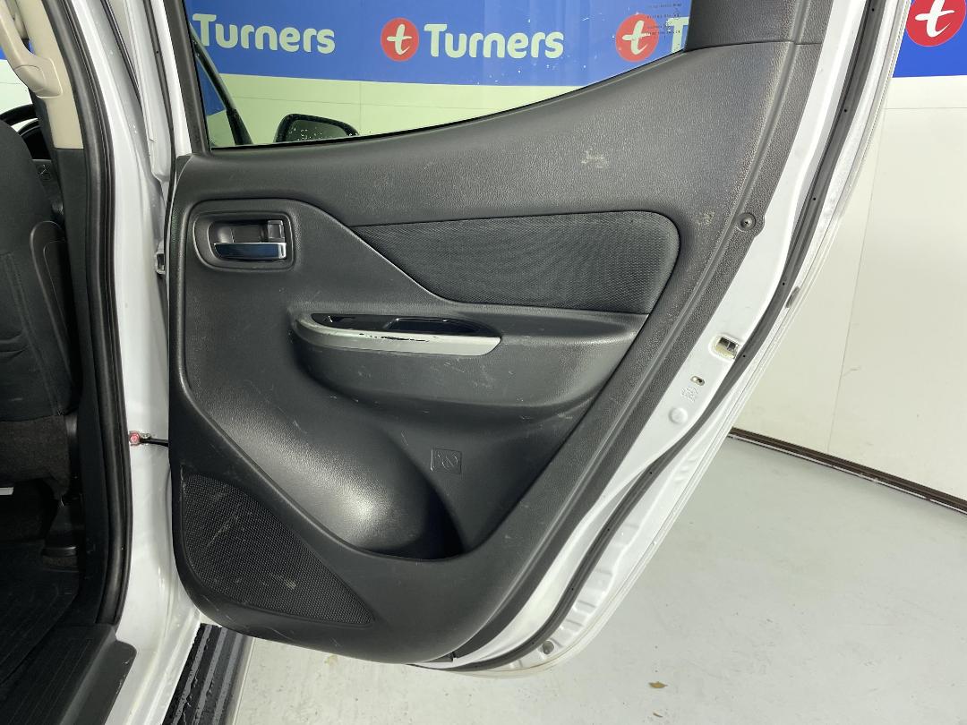 Photo '19' of Mitsubishi Triton