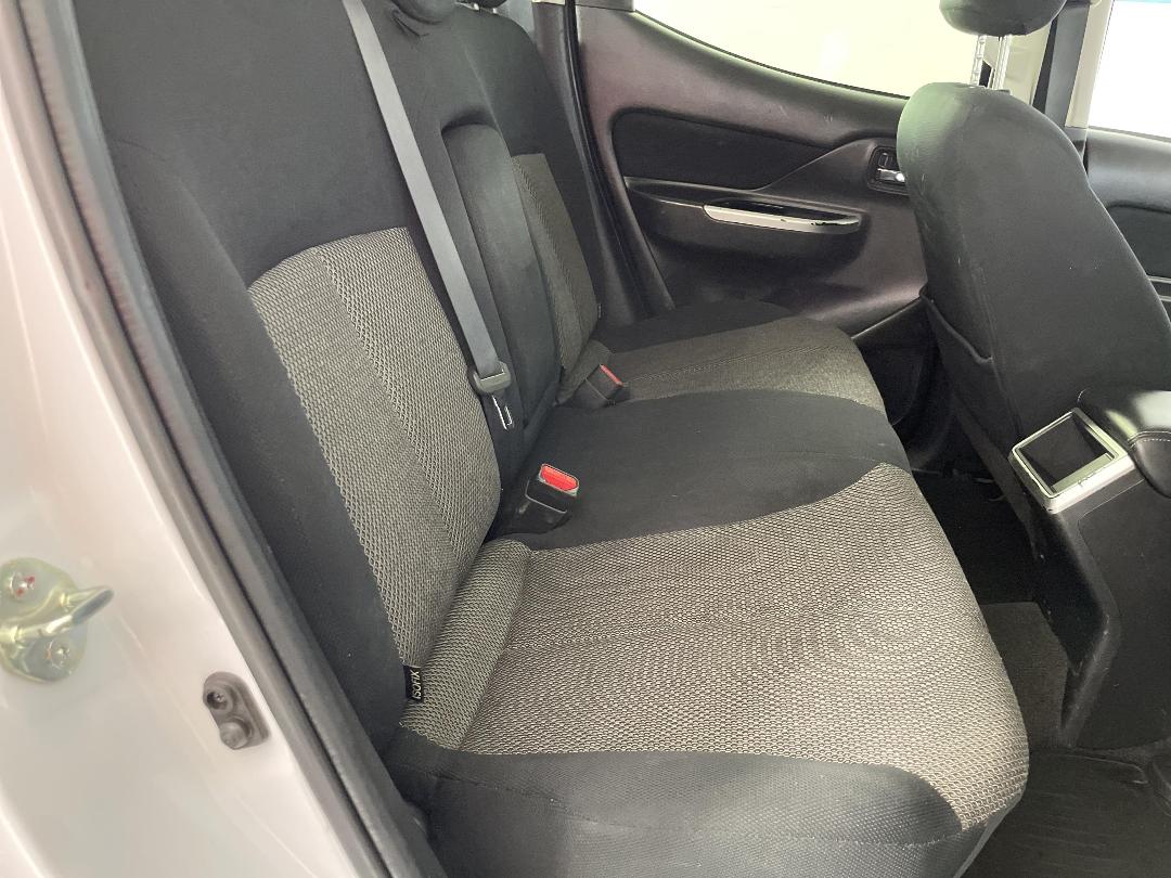 Photo '20' of Mitsubishi Triton