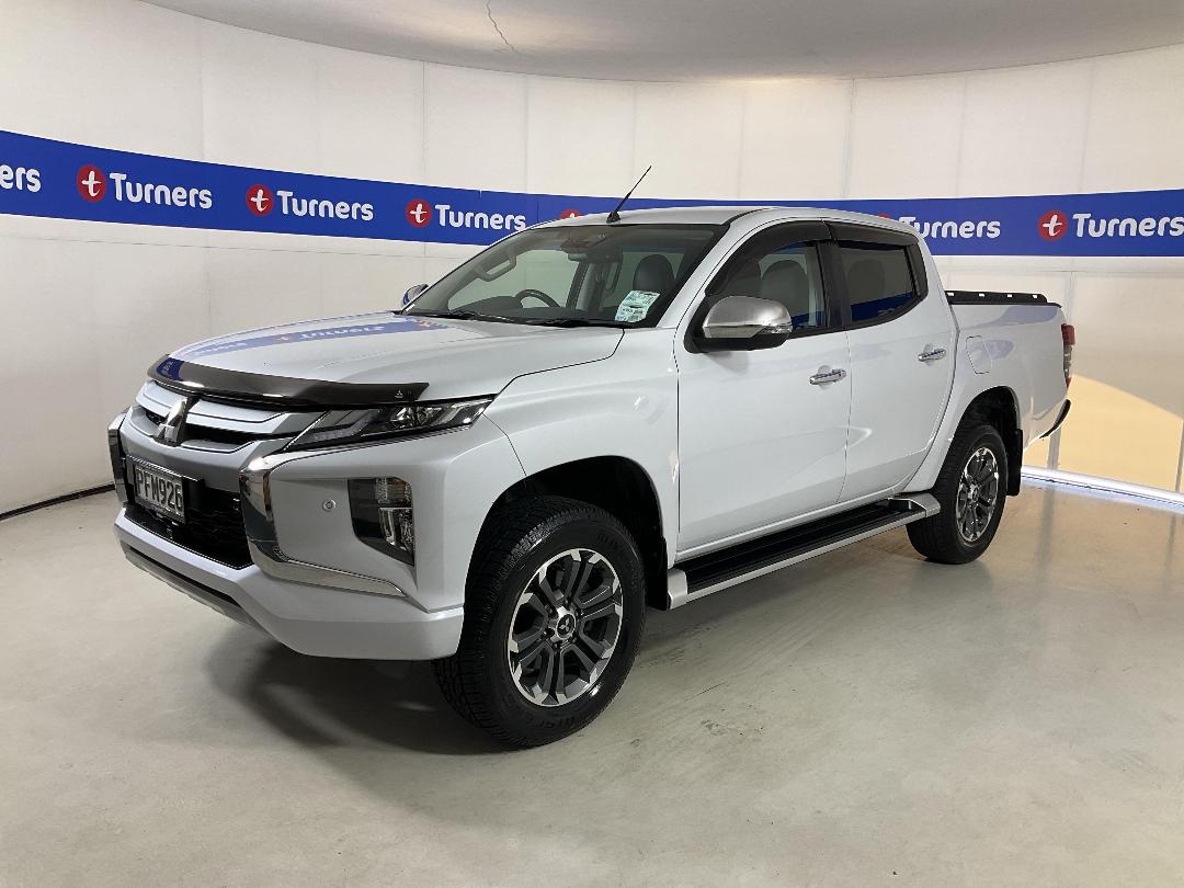 Photo '4' of Mitsubishi Triton