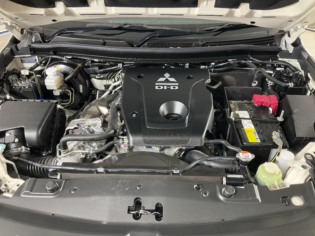 Photo '13' of Mitsubishi Triton