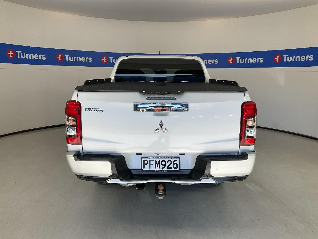 Photo '6' of Mitsubishi Triton