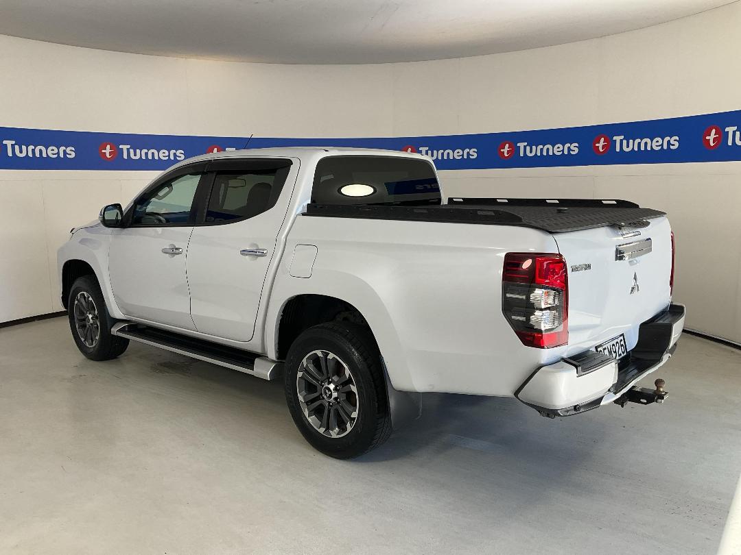 Photo '5' of Mitsubishi Triton