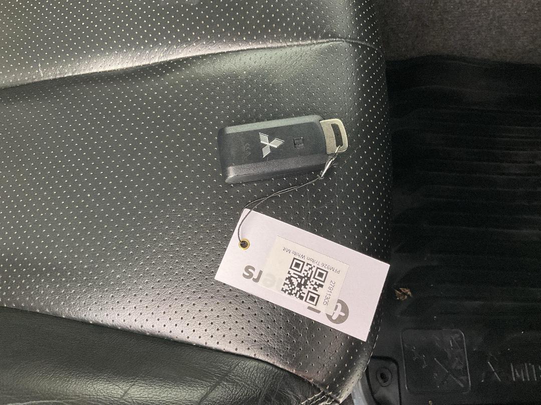 Photo '22' of Mitsubishi Triton