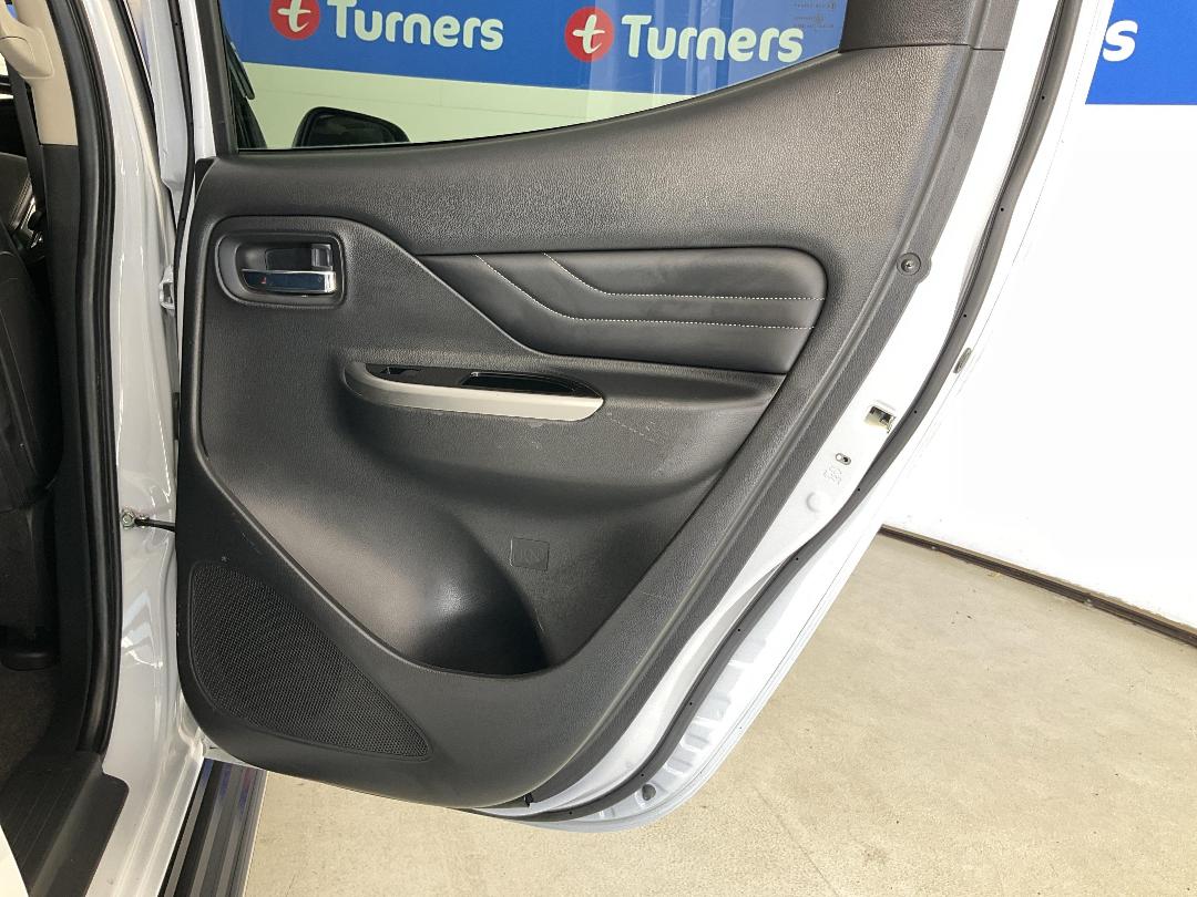 Photo '19' of Mitsubishi Triton