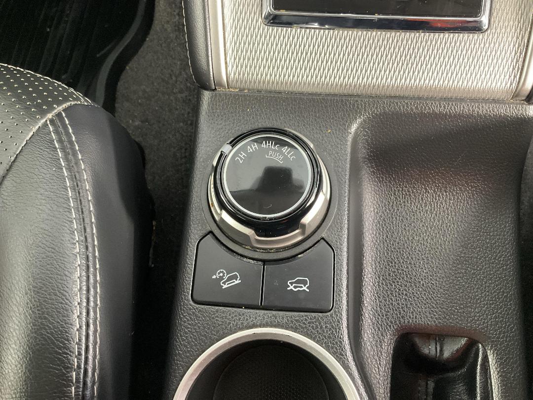 Photo '29' of Mitsubishi Triton