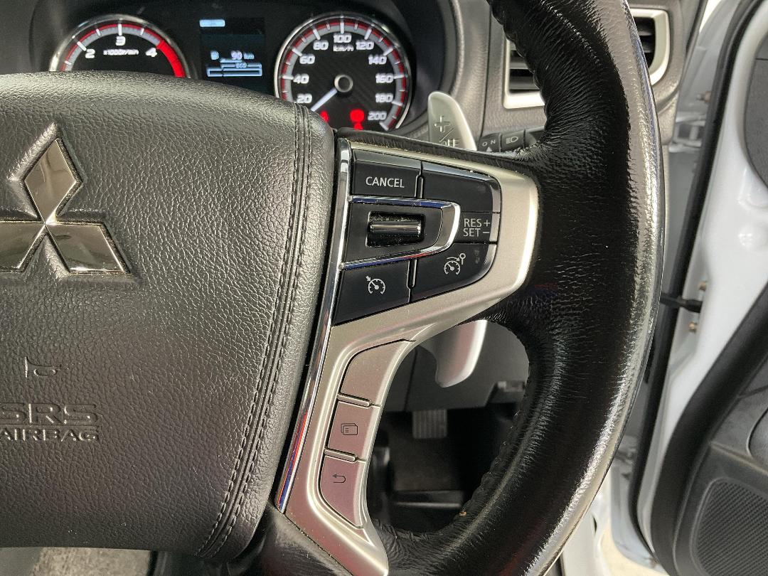 Photo '27' of Mitsubishi Triton