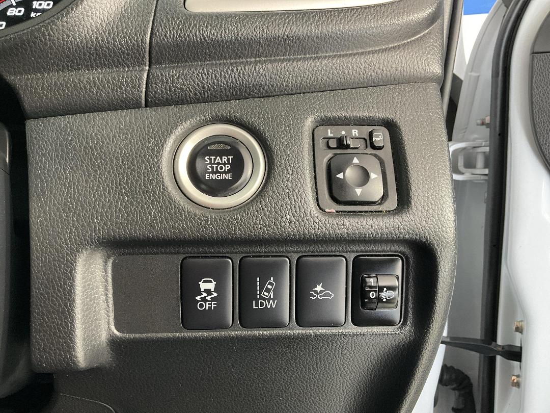 Photo '28' of Mitsubishi Triton