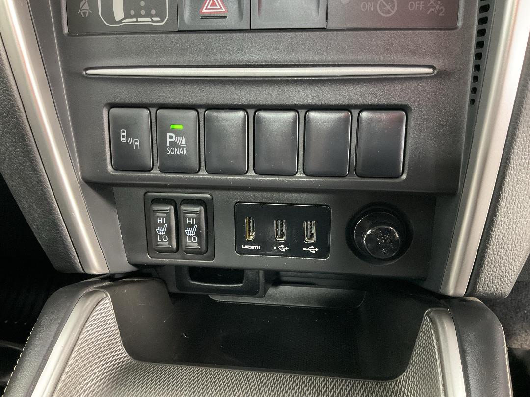 Photo '30' of Mitsubishi Triton