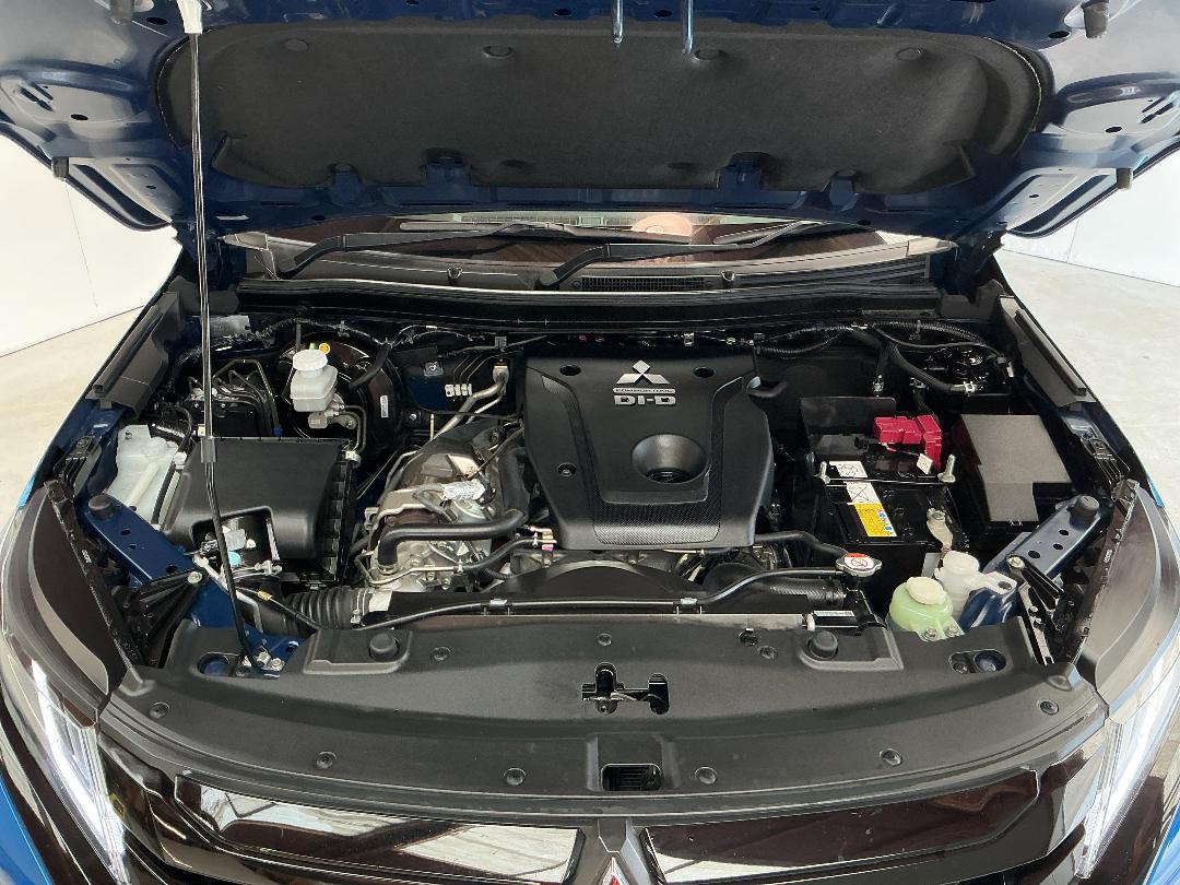 Photo '13' of Mitsubishi Triton