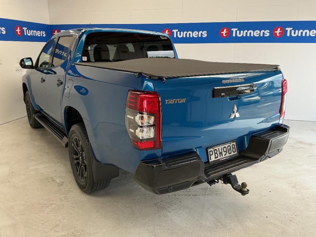 Photo '5' of Mitsubishi Triton