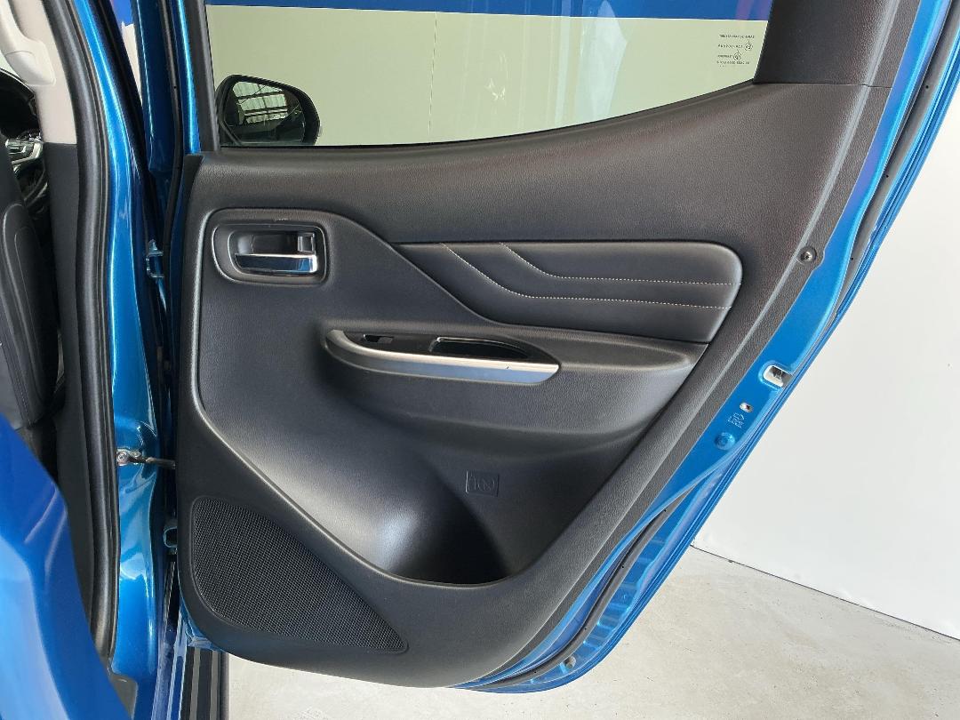 Photo '19' of Mitsubishi Triton