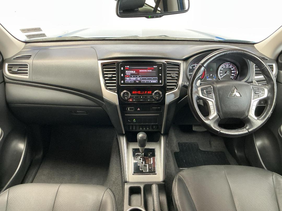 Photo '17' of Mitsubishi Triton