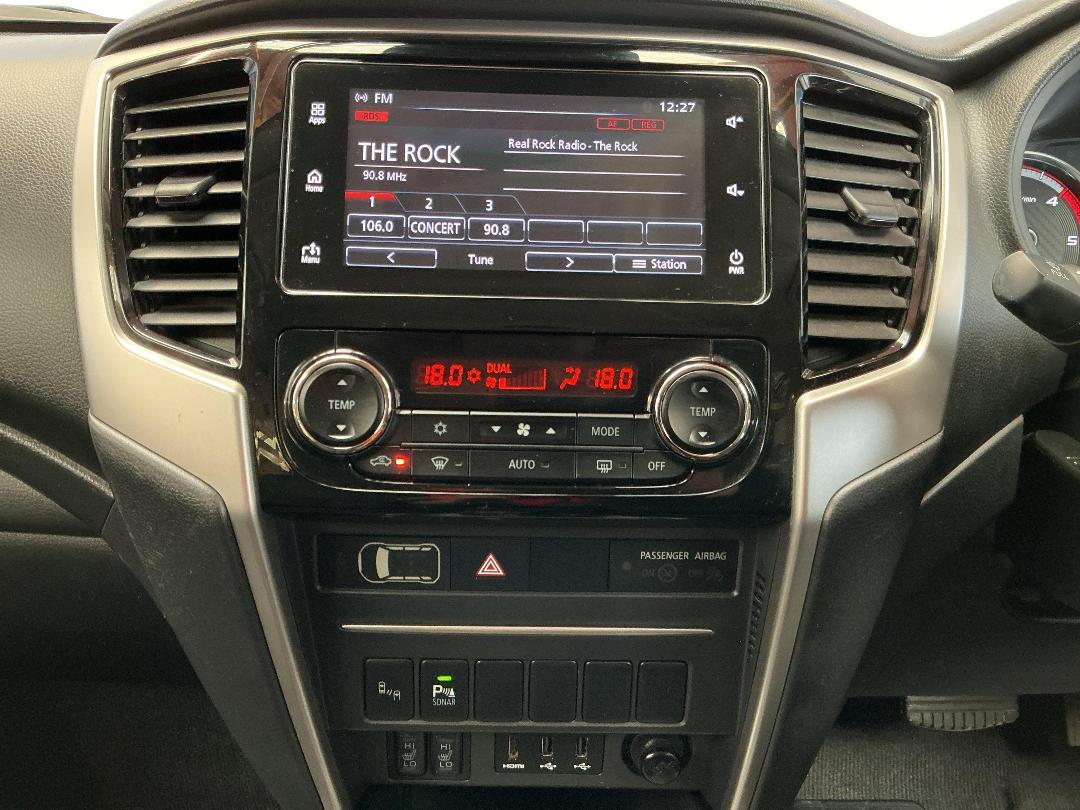 Photo '18' of Mitsubishi Triton