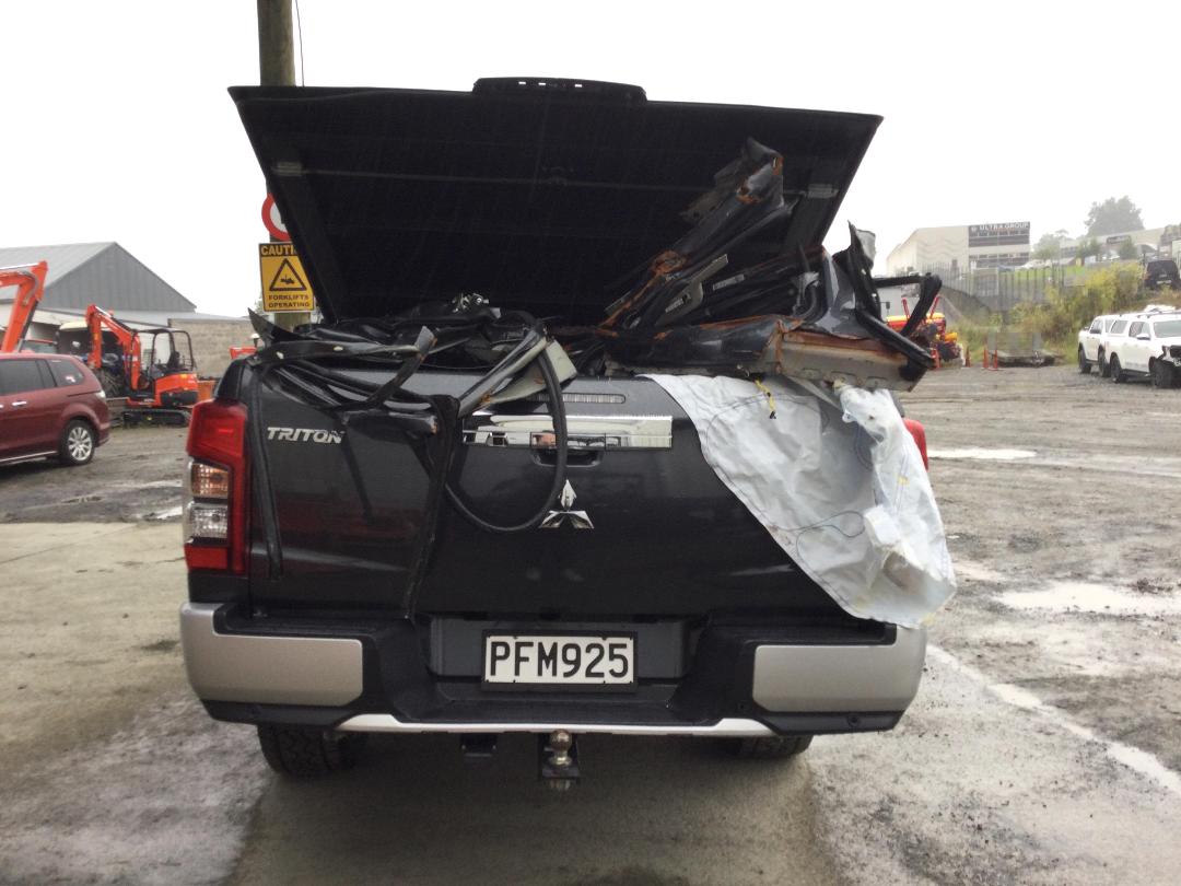 Photo '5' of Mitsubishi Triton DC VRX 4WD 6AT