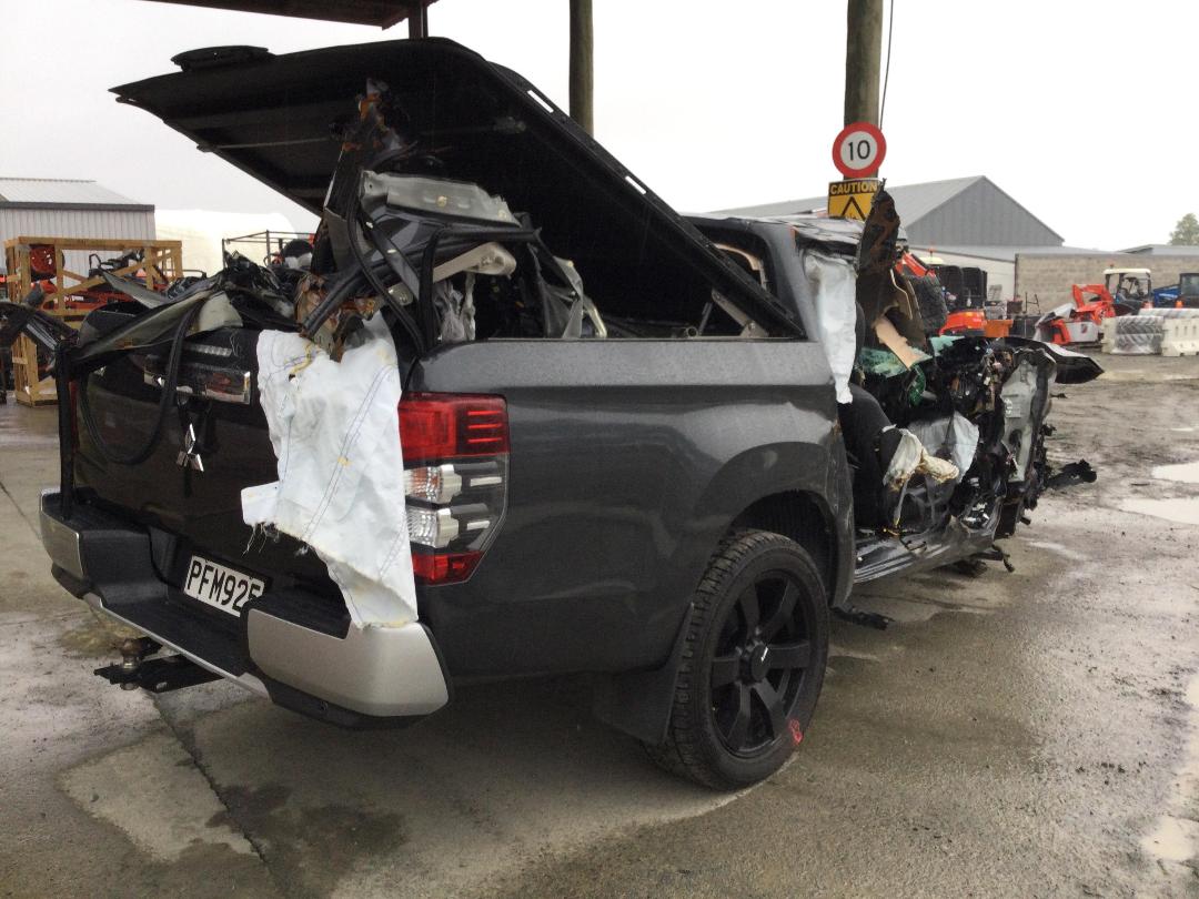 Photo '6' of Mitsubishi Triton DC VRX 4WD 6AT