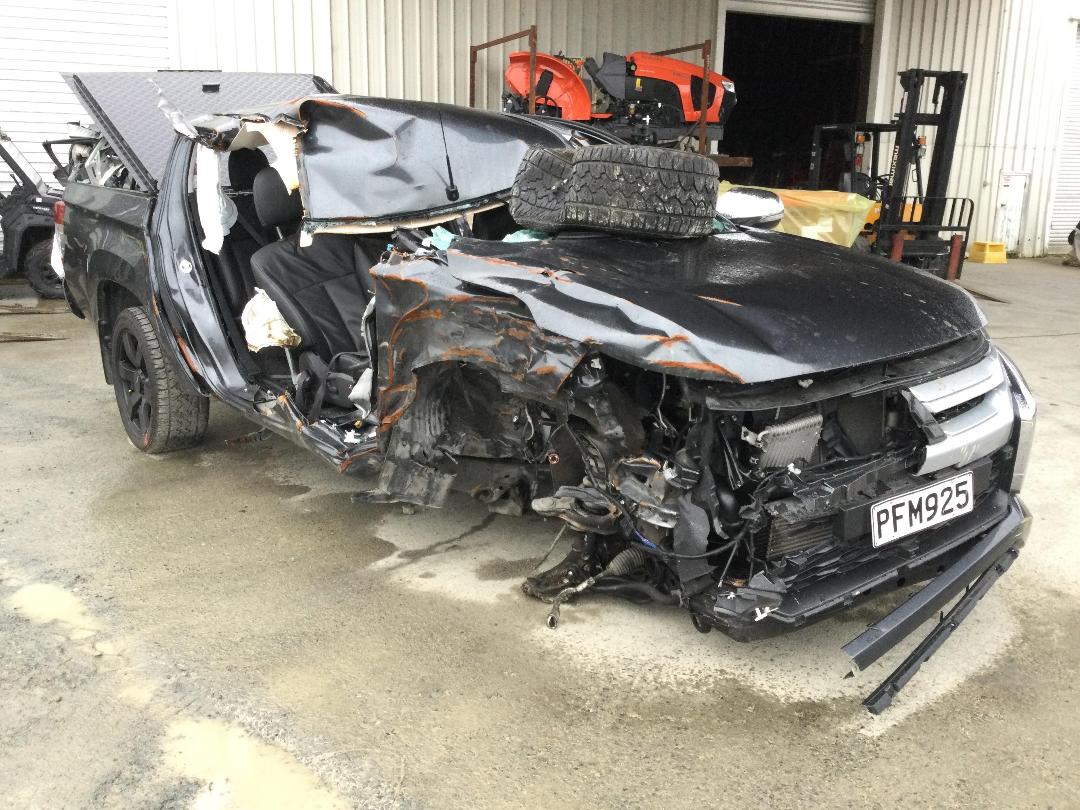 Photo '8' of Mitsubishi Triton DC VRX 4WD 6AT