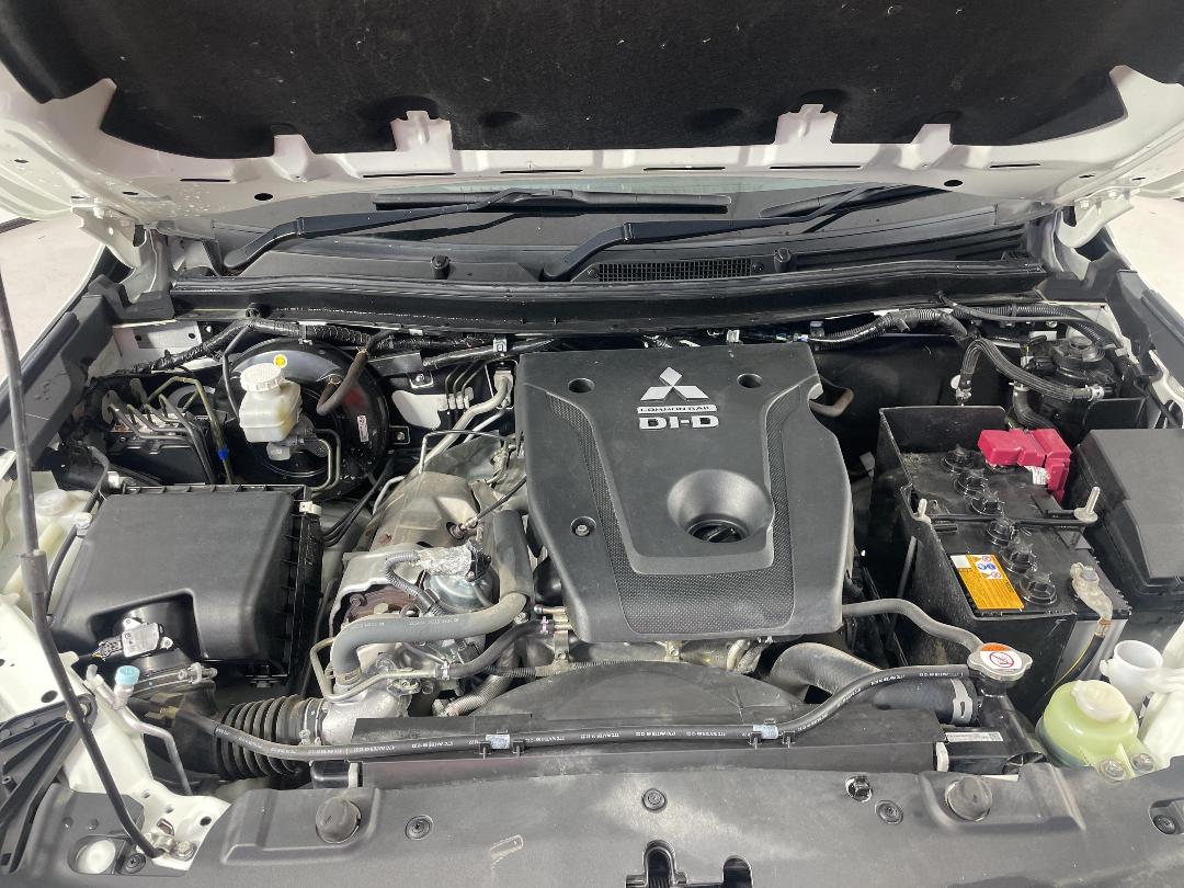 Photo '13' of Mitsubishi Triton