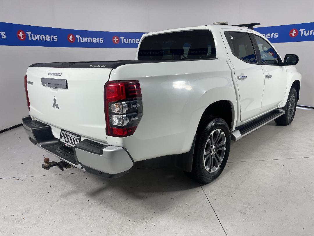 Photo '7' of Mitsubishi Triton