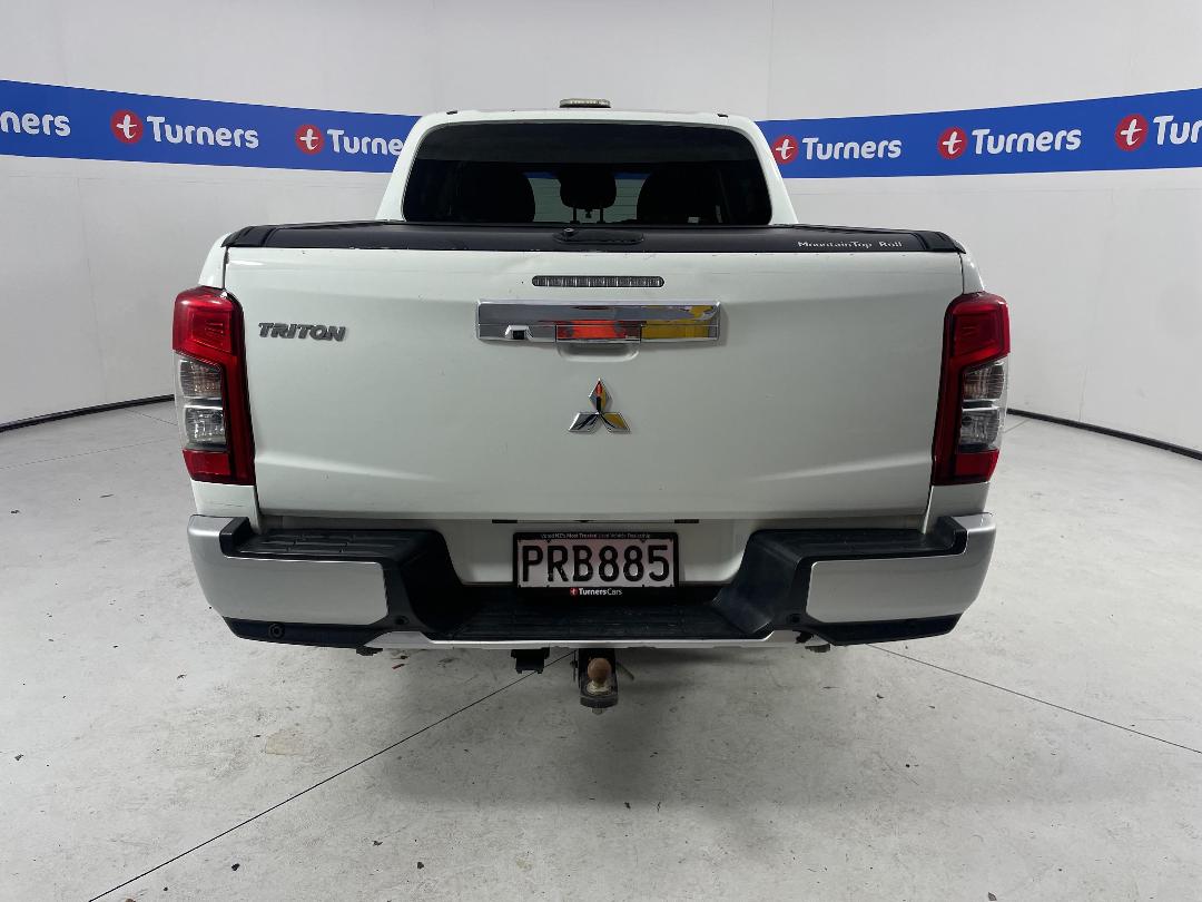 Photo '6' of Mitsubishi Triton