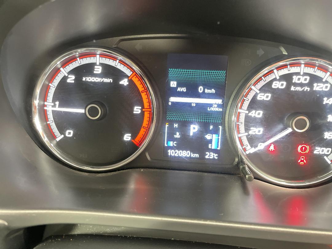 Photo '21' of Mitsubishi Triton